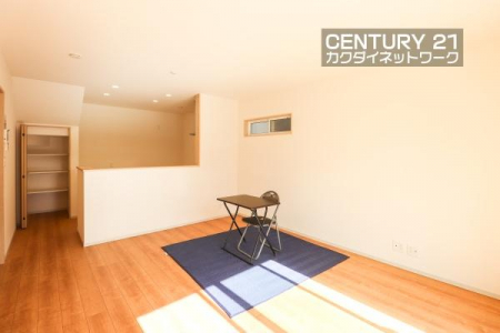 rO@JIȃrO_CjOɂ͎RƉƑ݂ȂW܂Ă܂B