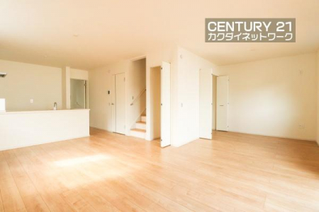 rO@JIȃrO_CjOɂ͎RƉƑ݂ȂW܂Ă܂B