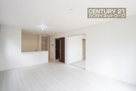 rO@JIȃrO_CjOɂ͎RƉƑ݂ȂW܂Ă܂B