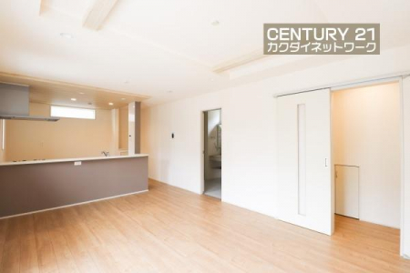 rO@JIȃrO_CjOɂ͎RƉƑ݂ȂW܂Ă܂B