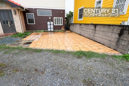 @J[Xy[X2Ȃ̂ŁAQ䏊LQXgpXy[XƂĊpł܂B