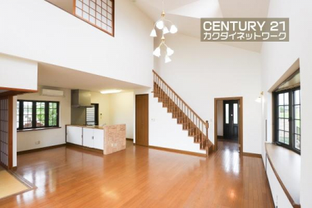 rO@JIȃrO_CjOɂ͎RƉƑ݂ȂW܂Ă܂B