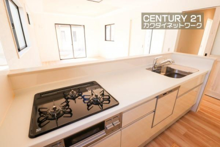 �L�b�`���@���H���̏��������Ȃ���Ƒ��Ƃ̉�b���y���߂�ΖʃL�b�`���B