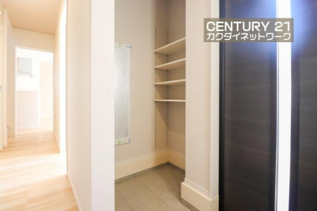 ���ց@�V���[�Y�C���N���[�[�b�g�����B�C�ȊO�ɂ��P��R�[�g�����[���鎖���ł��A���ւ����ꂢ�ɂ��g�����������܂��B