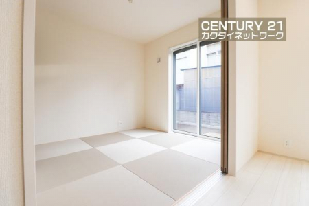 �@LDK�ɗאڂ��Ă���̂ł��q�l��V�΂����肨���Q�������肵�Ȃ���Ǝ����s���܂��B