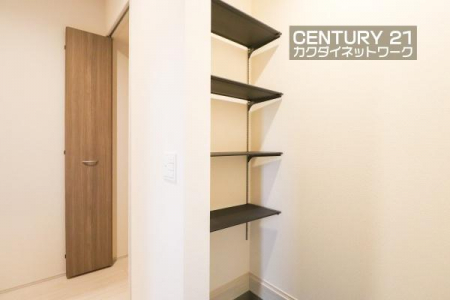 ���ց@���ւɂ͓y�Ԏ��[���������܂��B�C�ȊO�ɂ��P��O�Ŏg�p���铹��Ȃǂ����[���鎖���ł��A���ւ����ꂢ�ɂ��g�����������܂��B