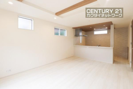 ���r���O�@�J���I�ȃ��r���O�_�C�j���O�ɂ͎��R�ƉƑ��݂�Ȃ��W�܂��Ă��܂��B