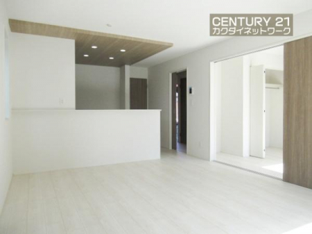 ���r���O�@�����獷�����ޗz�������r���O�ł��낮�Ƒ���g������ݍ��݂܂��B