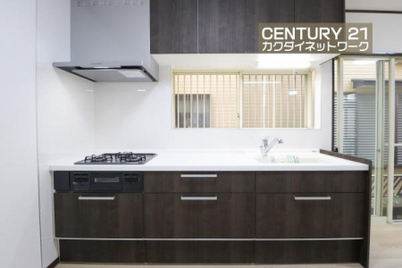 �L�b�`���@���[�L�x�ȃL�b�`���ŁA������������ꂢ�Ɏ��[�B