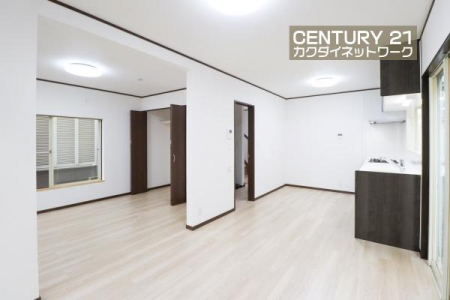 ���r���O�@�J���I�ȃ��r���O�_�C�j���O�ɂ͎��R�ƉƑ��݂�Ȃ��W�܂��Ă��܂��B