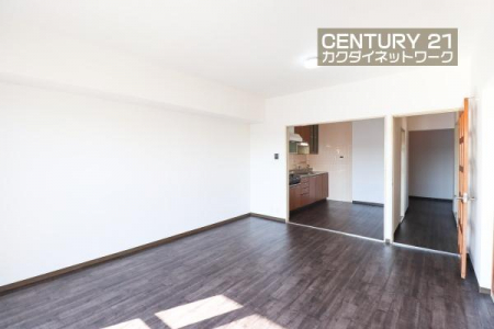 ���r���O�@�J���I�ȃ��r���O�_�C�j���O�ɂ͎��R�ƉƑ��݂�Ȃ��W�܂��Ă��܂��B