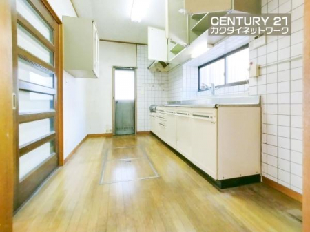 �L�b�`���@���[�L�x�ȃL�b�`���ŁA������������ꂢ�Ɏ��[�B