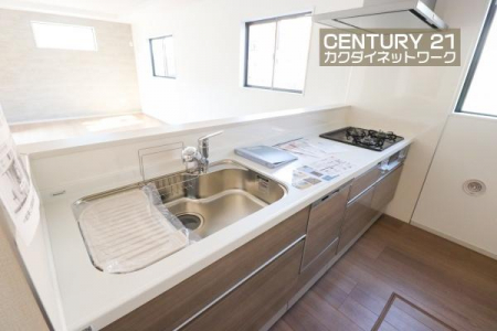 �L�b�`���@���H���̏��������Ȃ���Ƒ��Ƃ̉�b���y���߂�ΖʃL�b�`���B