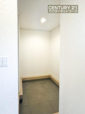 ���ց@���ւɂ͓y�Ԏ��[���������܂��B�C�ȊO�ɂ��P��O�Ŏg�p���铹��Ȃǂ����[���鎖���ł��A���ւ����ꂢ�ɂ��g�����������܂��B