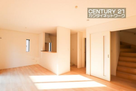 ���r���O�@�J���I�ȃ��r���O�_�C�j���O�ɂ͎��R�ƉƑ��݂�Ȃ��W�܂��Ă��܂��B