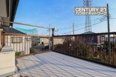 �o���R�j�[�@�[���ȍL�����m�ۂ��ꂽ�o���R�j�[�B