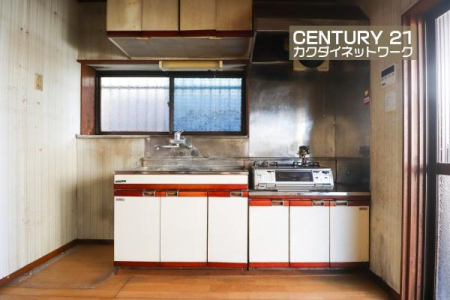 �L�b�`���@�������Ă���܂��̂Ŗ��邢�L�b�`���ł������ł��܂��B