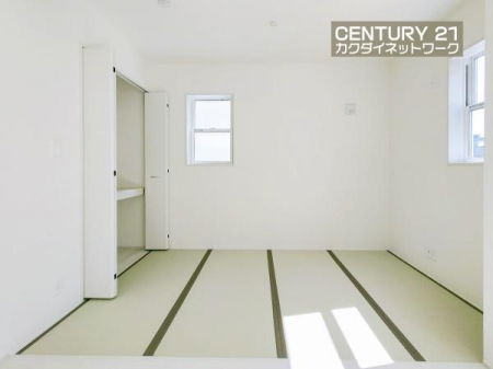 �@LDK�ɗאڂ��Ă���̂ł��q�l��V�΂����肨���Q�������肵�Ȃ���Ǝ����s���܂��B