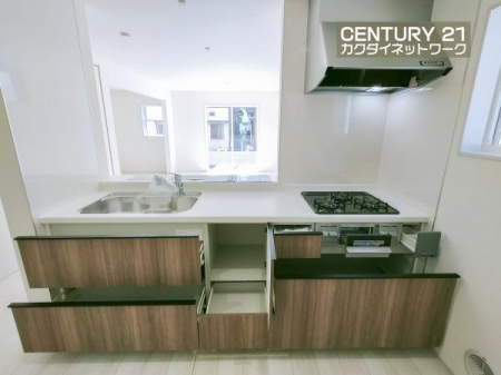 �L�b�`���@���[�L�x�ȃL�b�`���ŁA������������ꂢ�Ɏ��[�B