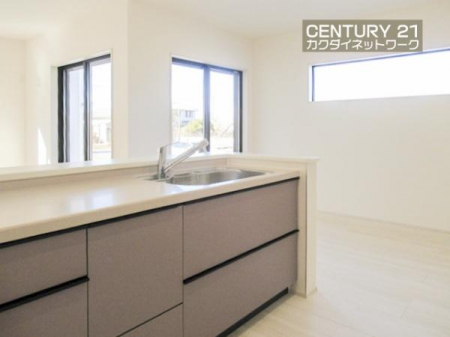 �L�b�`���@���[�L�x�ȃL�b�`���ŁA������������ꂢ�Ɏ��[�B