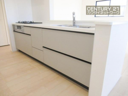 �L�b�`���@���[�L�x�ȃL�b�`���ŁA������������ꂢ�Ɏ��[�B