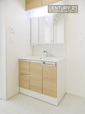 ���ʑ�E���ʏ��@�Z�������ł����[�L�x�Ȑ��ʑ�Ō����ǂ��g�x�x���ł��܂��B�傫�ȋ��Őg�����Ȃ݃`�F�b�N���y����B�����Ղ�̎��[�X�y�[�X�Ő����𐴌��ɂ��ꂢ�ɕۂĂ܂��B