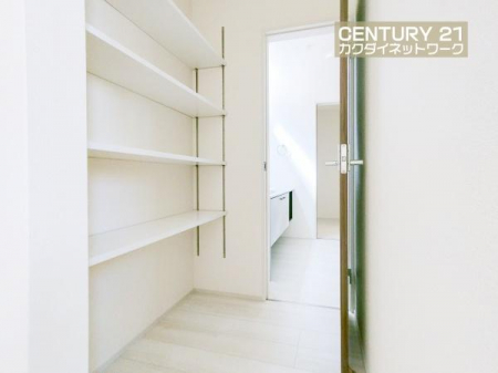 ���[�@���I�Ȃ̂Ŕw�̍����������[�\�ł��B���D���ȍ����ɕς��Ă��g�p��������