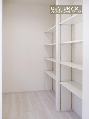 ���[�@�L�b�`�����Ɏ��[�����肨�َq��H�ށE���H�Ȃǂ����[�ł��܂��B���i�g��Ȃ�������������܂��Ă�����̂łƂĂ��֗��ł��B