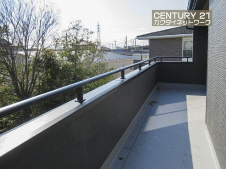 �o���R�j�[�@�����̗z�����~�蒍���A�����ɗz���܂�𐶂ݏo���Ă���܂��B