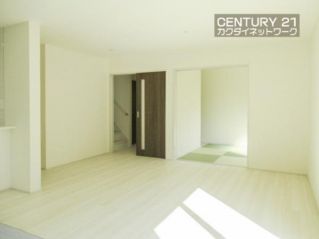 ���r���O�@�J���I�ȃ��r���O�_�C�j���O�ɂ͎��R�ƉƑ��݂�Ȃ��W�܂��Ă��܂��B