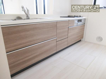 �L�b�`���@���[�L�x�ȃL�b�`���ŁA������������ꂢ�Ɏ��[�B