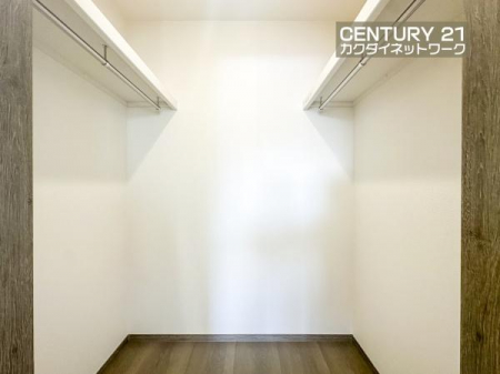 ���[�@����ƕ֗��ȃE�H�[�N�C���N���[�[�b�g�B�G�߂�p�r�ɕ����Ă��g�����������܂��B