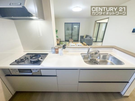 �L�b�`���@���[�L�x�ȃL�b�`���ŁA������������ꂢ�Ɏ��[�B