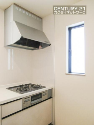 �L�b�`���@�������Ă���܂��̂Ŗ��邢�L�b�`���ł������ł��܂��B