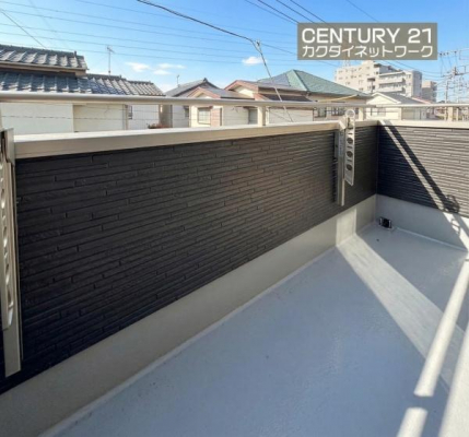 �o���R�j�[�@�[���ȍL�����m�ۂ��ꂽ�o���R�j�[�B