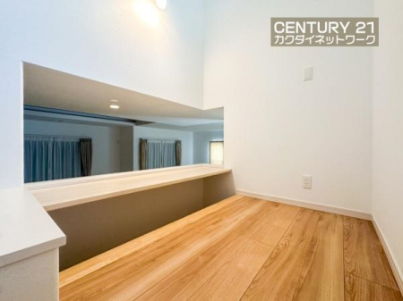 ���̑����ρ@���r���O�����n����X�y�[�X�B