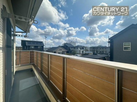 �o���R�j�[�@�����̗z�����~�蒍���A�����ɗz���܂�𐶂ݏo���Ă���܂��B