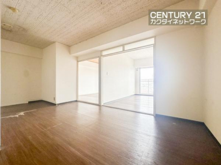 ���r���O�@�J���I�ȃ��r���O�_�C�j���O�ɂ͎��R�ƉƑ��݂�Ȃ��W�܂��Ă��܂��B