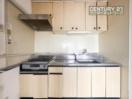 �L�b�`���@���[�L�x�ȃL�b�`���ŁA������������ꂢ�Ɏ��[�B