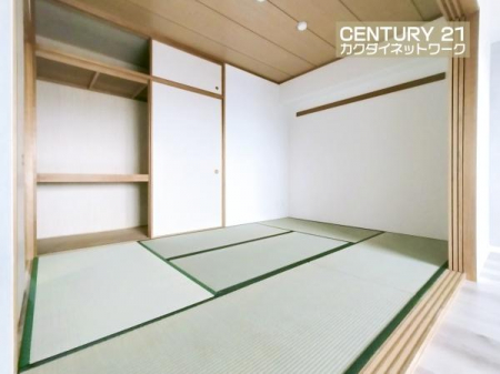 �@LDK�ɗאڂ��Ă���̂ł��q�l��V�΂����肨���Q�������肵�Ȃ���Ǝ����s���܂��B