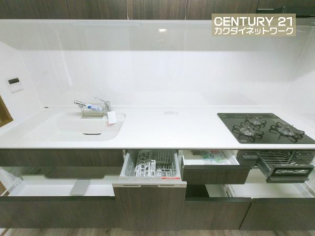 �L�b�`���@���[�L�x�ȃL�b�`���ŁA������������ꂢ�Ɏ��[�B