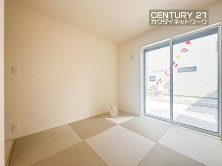 �@LDK�ɗאڂ��Ă���̂ł��q�l��V�΂����肨���Q�������肵�Ȃ���Ǝ����s���܂��B