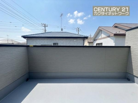 �o���R�j�[�@�[���ȍL�����m�ۂ��ꂽ�o���R�j�[�B