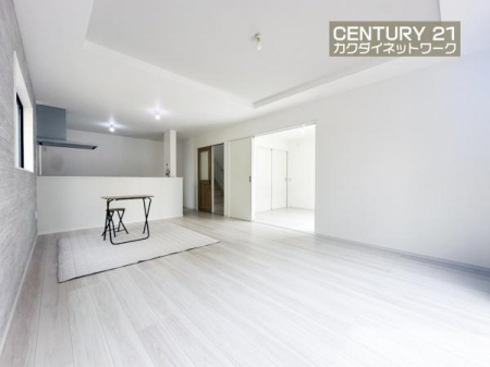 ���r���O�@�J���I�ȃ��r���O�_�C�j���O�ɂ͎��R�ƉƑ��݂�Ȃ��W�܂��Ă��܂��B