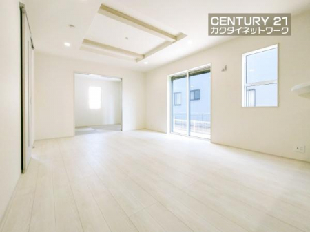 ���r���O�@�J���I�ȃ��r���O�_�C�j���O�ɂ͎��R�ƉƑ��݂�Ȃ��W�܂��Ă��܂��B