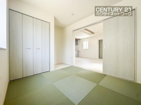 �@LDK�ɗאڂ��Ă���̂ł��q�l��V�΂����肨���Q�������肵�Ȃ���Ǝ����s���܂��B