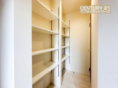 ���ց@�V���[�Y�C���N���[�[�b�g�����B�C�ȊO�ɂ��P��R�[�g�����[���鎖���ł��A���ւ����ꂢ�ɂ��g�����������܂��B
