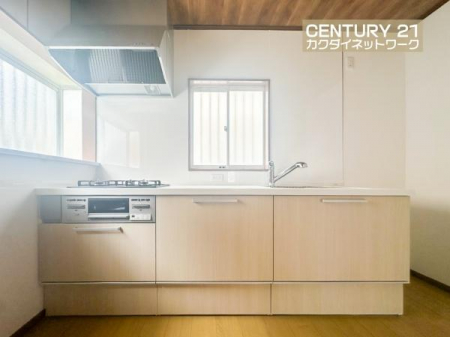 �L�b�`���@�������Ă���܂��̂Ŗ��邢�L�b�`���ł������ł��܂��B
��AI���H�ŉƋ�������Ă���܂��B